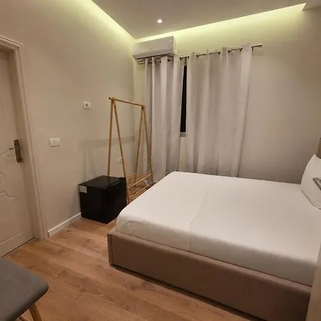10 - Central, Access Apartment *
